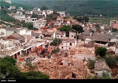 زلزال الصین یسفر عن مصرع اکثر من 400 شخص واصابة الکثیر بجروح