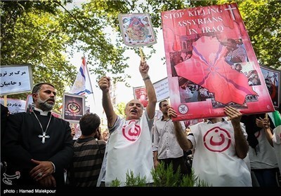 المسیحیون الآثوریون یتجمعون أمام مکتب الامم المتحدة فی طهران
