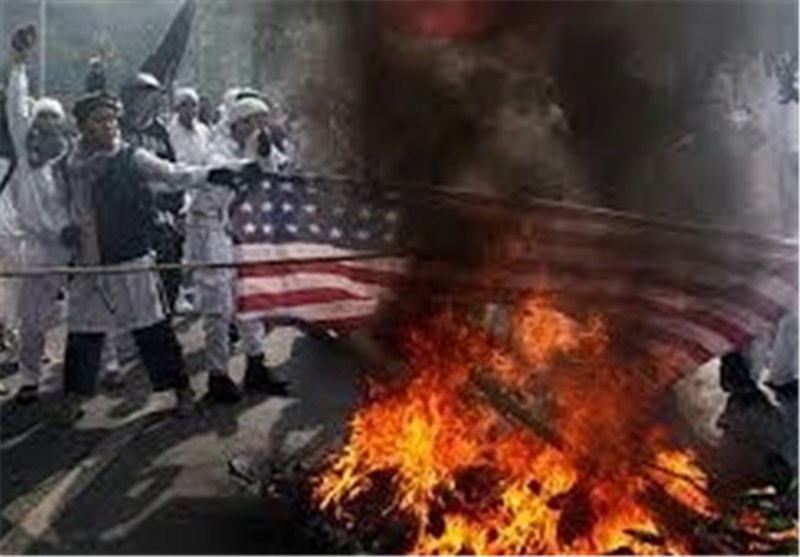 بالا گرفتن تب تظاهرات مردمی علیه آمریکا/ واشنگتن: اتباع آمریکایی به پاکستان سفر نکنند
