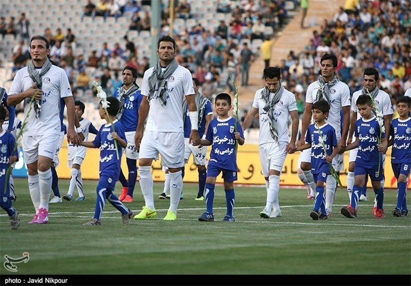 استقبال کمرنگ تماشاگران از بازی استقلال خوزستان با نفت تهران