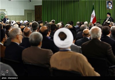 Iranian Ambassadors, Diplomats Meet Leader in Tehran