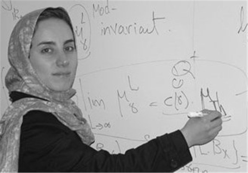 زن ایرانی بر قله ریاضیات جهان +عکس