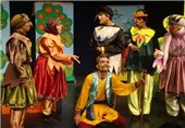 حبیبی: نمایش«خانواده کارفینگل» به جشنواره بین‌المللی تئاتر کودک و نوجوان همدان راه یافت