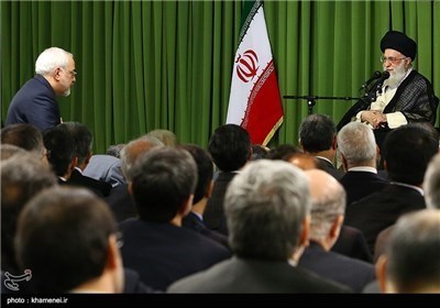 الامام الخامنئی یستقبل وزیر الخارجیة وسفراء ایران الاسلامیة بالخارج