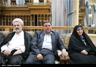 وزیر الخارجیة یزور ورؤساء البعثات السیاسیة فی الخارج مرقد مؤسس النظام الاسلامی فی ایران