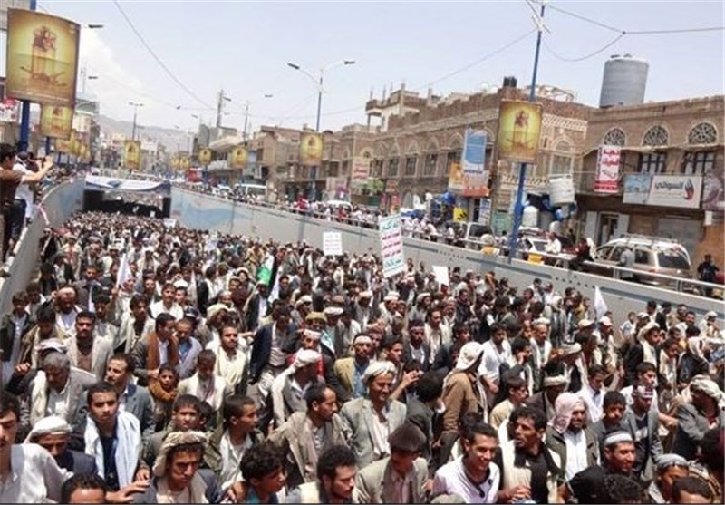انقلاب برای سرنگونی دولت فاسد یمن ادامه می یابد/ مردم یمن قیمومیت خارجی را نمی پذیرند