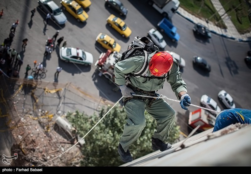 2 کشته و 3 مصدوم بر اثر فرو نشست زمین در یکی از خیابان‌های تهران