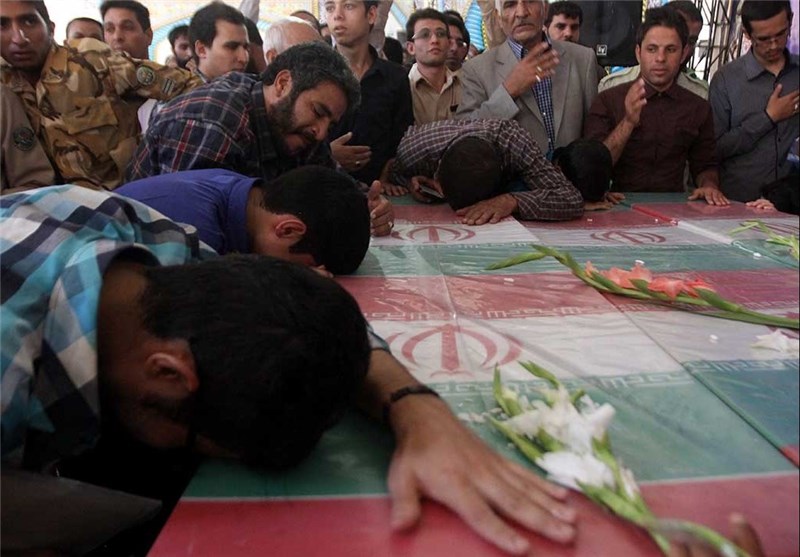 پیکر شهدای حادثه تروریستی سامرا در سیرجان تشییع شد