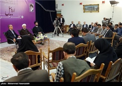 الرئیس روحانی یرعی اجتماع المجلس الاداری بمحافظة اردبیل