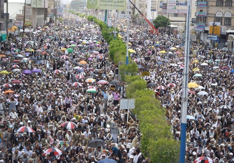 تغییر نخست وزیر معترضان یمنی را قانع نکرد/ مخالفان فردا هم به خیابان‌ها می‌آیند