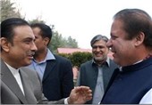 رئیس جمهور سابق پاکستان به حمایت از حزب حاکم ادامه می‌دهد