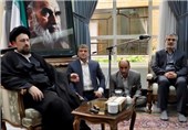 مدیران اجرایی استان البرز با آرمان های امام(ره) تجدید میثاق کردند‌