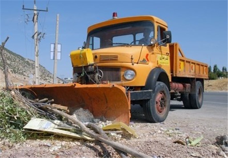 تعرض به حریم جاده در استان قزوین / سازه‌های غیرقانونی حریم جاده‌ها قلمع‌وقمع می‌شوند