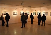 نمایشگاه عکس و پوستر عاشورایی در نگارخانه ارشاد پلدختر برپا شد