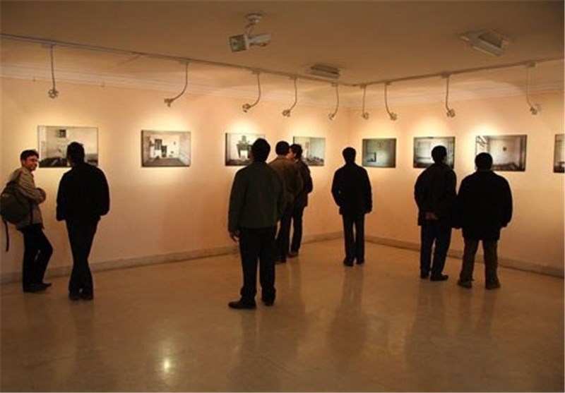 نمایشگاه عکس دفاع مقدس در خرم‌آباد افتتاح شد