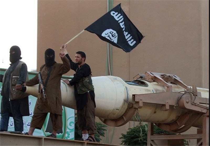 کارشناس عراقی: آمریکا سلاح مرگبار و پیشرفته به داعش می‌دهد
