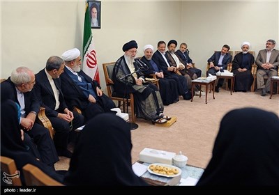 Iran’s Cabinet Meets with Supreme Leader