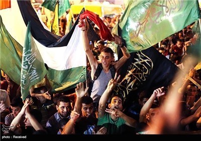 شوارع غزة تحتفل بنصر الشعب الفلسطینی علی الکیان الصهیونی