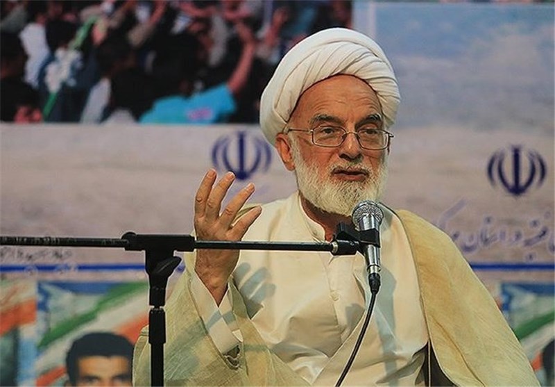 امام خمینی (ره) روحیه خود باوری و اعتماد به نفس را در مردم ایران زنده کرد