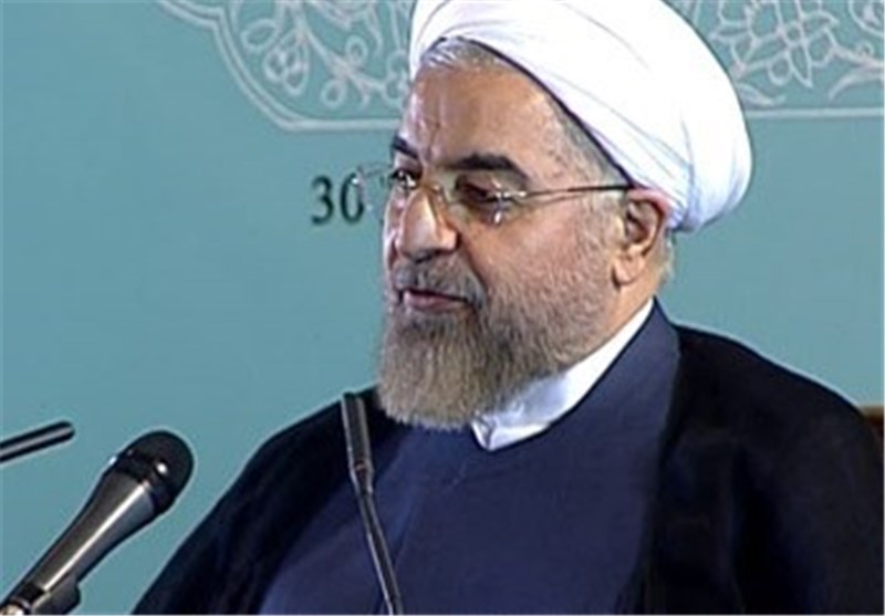 Iranian President Urges Closer Ties with Vietnam