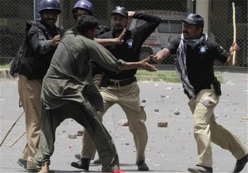 475 زخمی نتیجه درگیری پلیس و حامیان احزاب اپوزیسیون در پاکستان