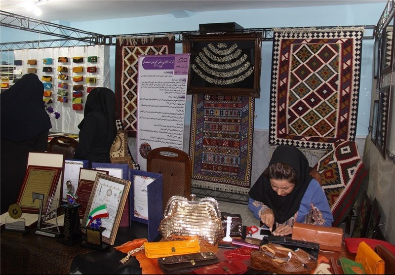 سهم زنان در تولید صنایع دستی کشور 70 درصد است