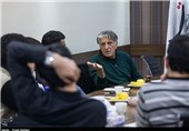 کیانیان: در «روبان قرمز»حریف آرمانگرایی حاتمیکیا نشدم/ برجی: شهیدآوینی در اوج جنگ، دغدغه مهاجرین افغانستانی داشت