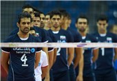 عکس مرحوم معدنی در دست بازیکنان ایران + عکس