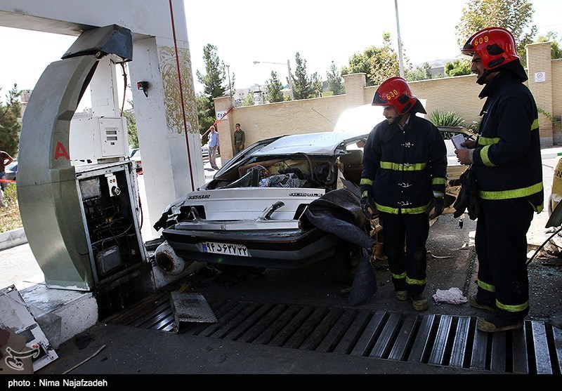 انفجار خودرو پژو در پمپ گاز مشهد