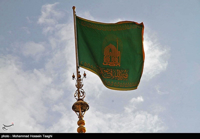 پرچم و پوشش ضریح گنبد امام رضا(ع) تعویض شد