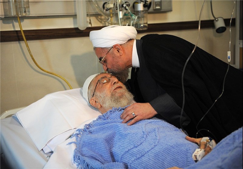 اولین تصاویر از امام خامنه‌ای در بیمارستان