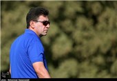 Esteghlal Coach Ghalenoei Blasts Referee