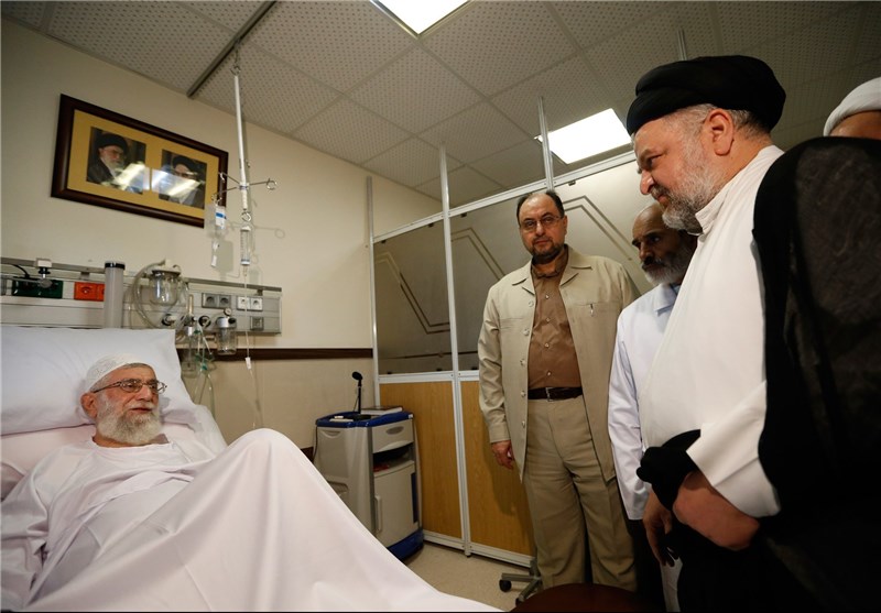 Ayatollah Sistani’s Envoy Meets Leader after Surgery