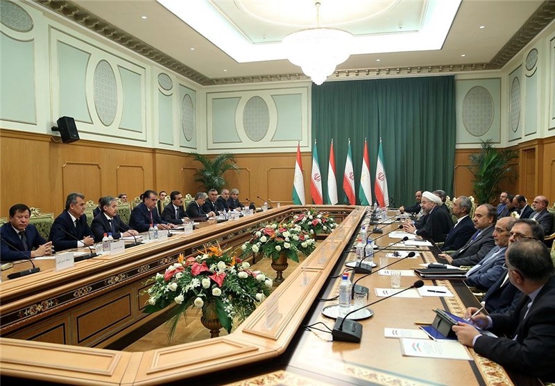 Iranian, Tajik Presidents Stress Expansion of Mutual Cooperation
