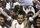 مطبوعات عربستان: یمن به خودش خیانت کرده است !/ صنعاء عملا ً در دستان حوثی‌هاست