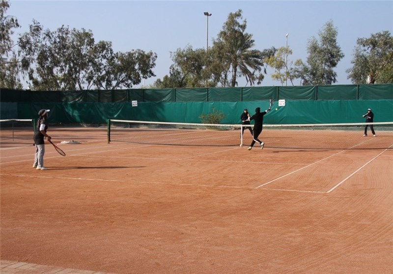 توسعه تنیس قم نیازمند احداث زمین تنیس سرپوشیده است