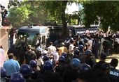 محکوم شدن 100 حامی عمران خان و قادری به حبس 14 روزه/معترضان و پلیس درگیر شدند + تصاویر