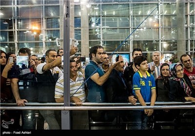 Iran Wrestling Team Returns Home