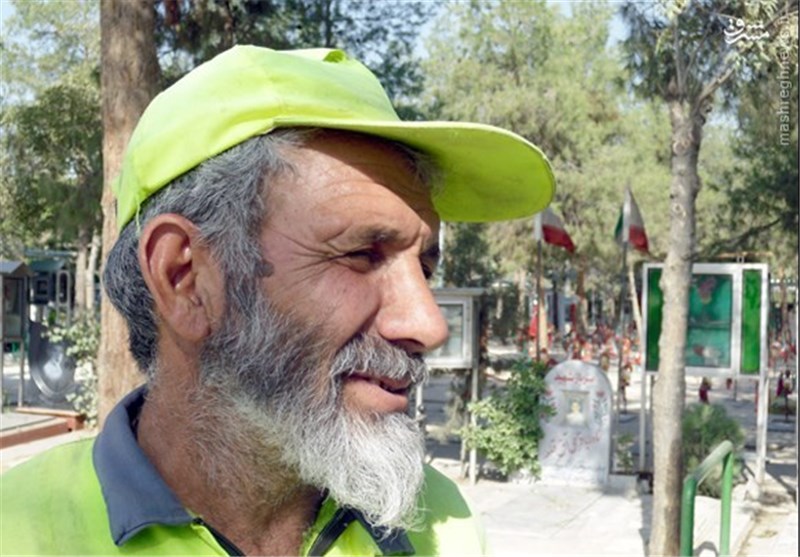 عکس؛20 سال خدمت به شهدا