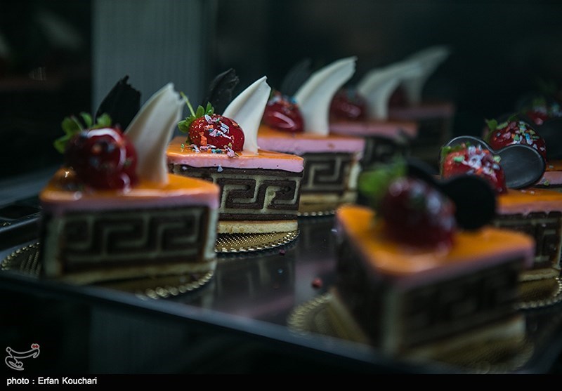 نتیجه تصویری برای دانستنی های جالب درباره شیرینی‌های ممنوعه در کره‌شمالی!