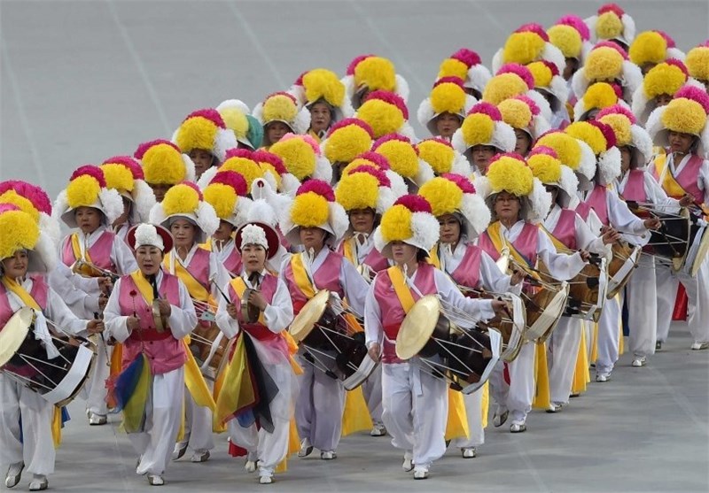 باخ، تماشاگر ویژه مراسم افتتاحیه/ استقبال 60 هزار نفری