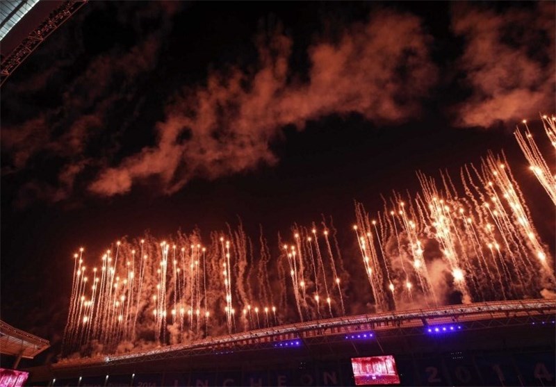 مسیر طولانی خبرنگاران از مرکز رسانه‌ای تا محل افتتاحیه/ ترافیک روان اطراف ورزشگاه