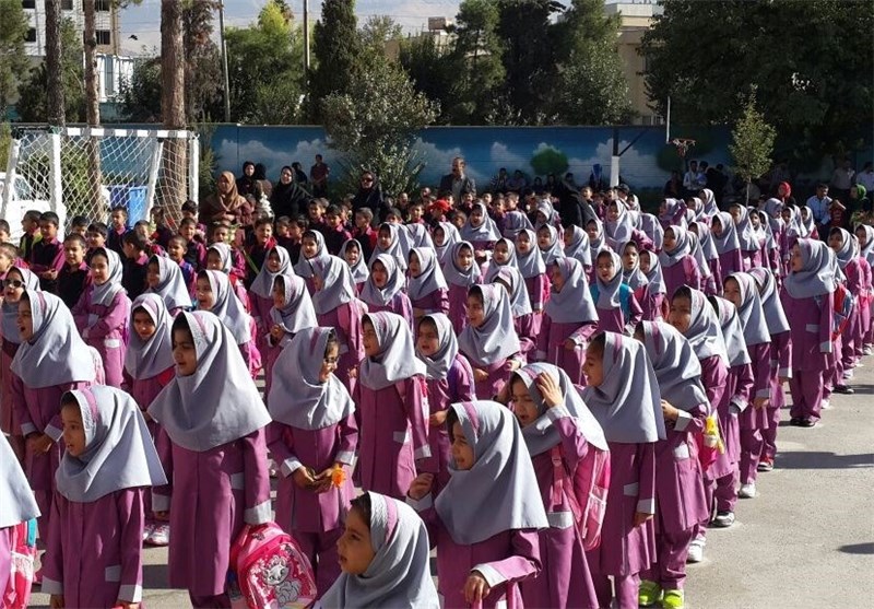حال و هوای شکوفه‌های نصف جهان در نخستین روز بازگشائی مدارس