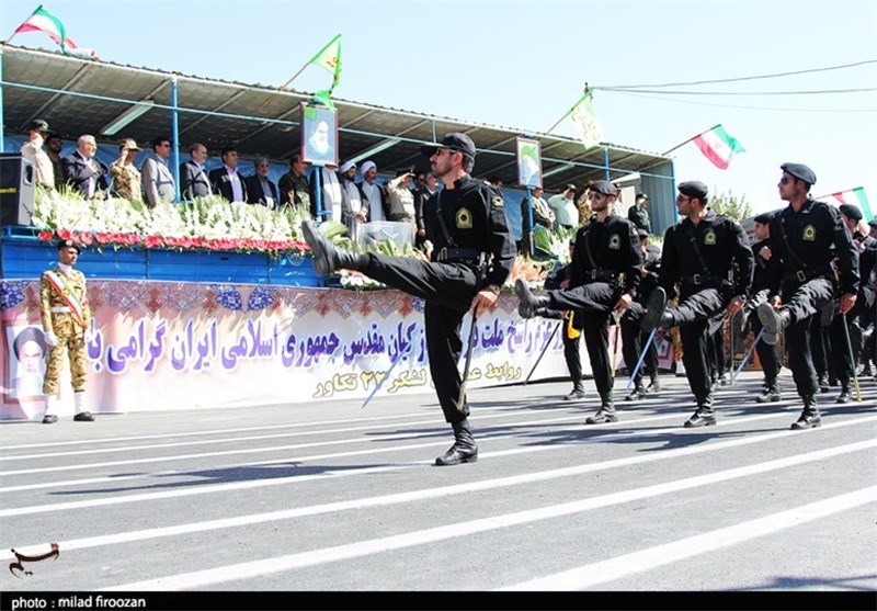 رژه مشترک نیروهای مسلح استان سمنان برگزار شد