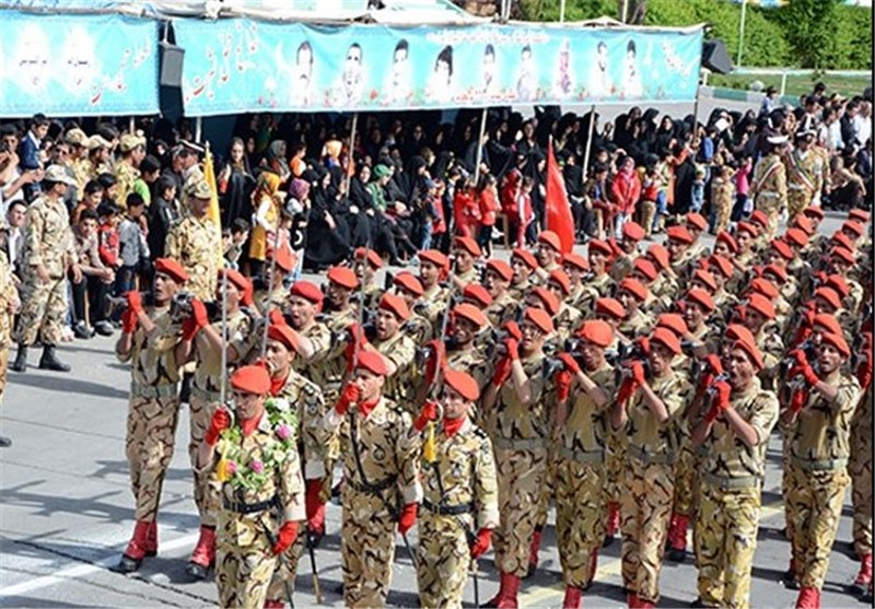 رژه نیروهای مسلح در استان گیلان آغاز شد