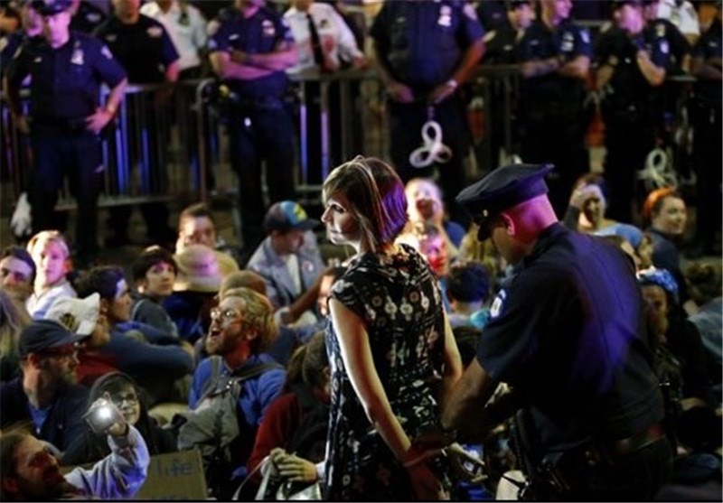 بیش از یک‌صد تن از معترضان ضدسرمایه‌داری در نیویورک بازداشت شدند