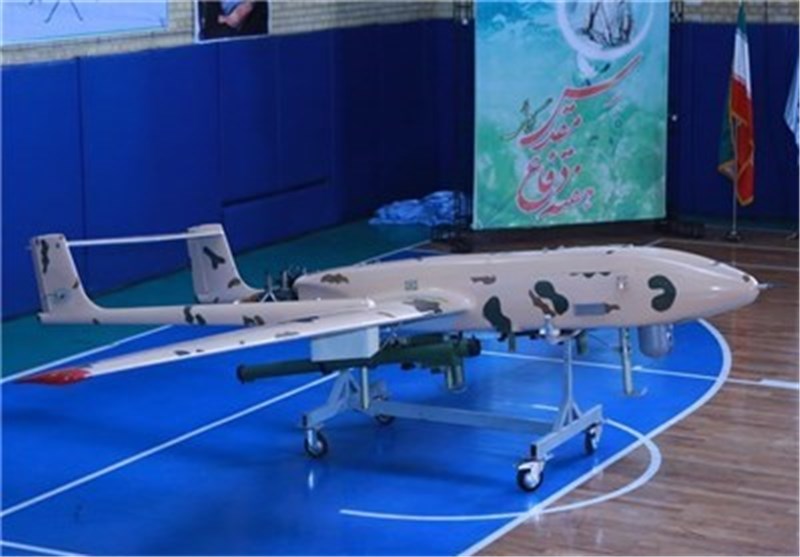 إزاحة الستارعن أول طائرة ایرانیة بدون طیار مجهزة بصواریخ للدفاع الجوی
