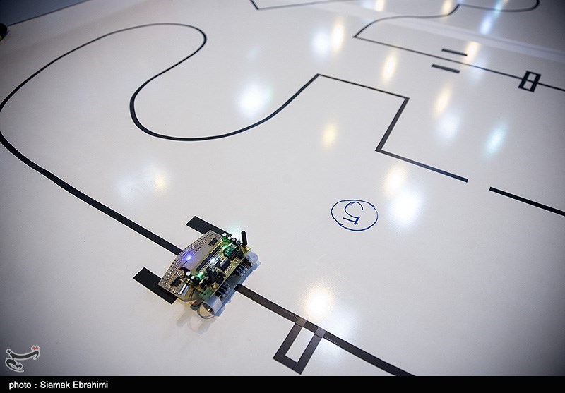 3 تیم از شیراز به مسابقات جهانی رباتیک راه یافتند