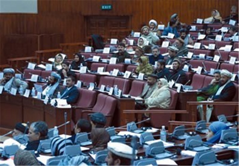 سنای افغانستان: وزارت دارایی کمبود بودجه دولت را نباید رسانه‌ای می‌کرد