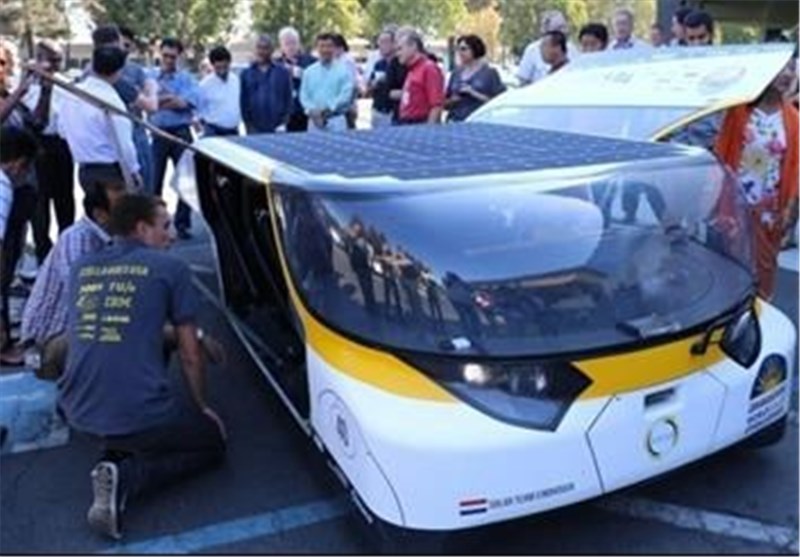 تصویر ورود اولین خودروهای خورشیدی به ناوگان حمل و نقل